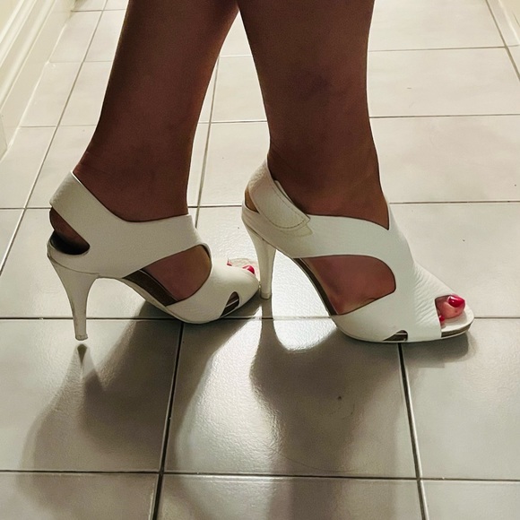 Leather heels. Style: Yolanda. Colour: white cervo. Design: pedro Garcia. - Picture 2 of 5